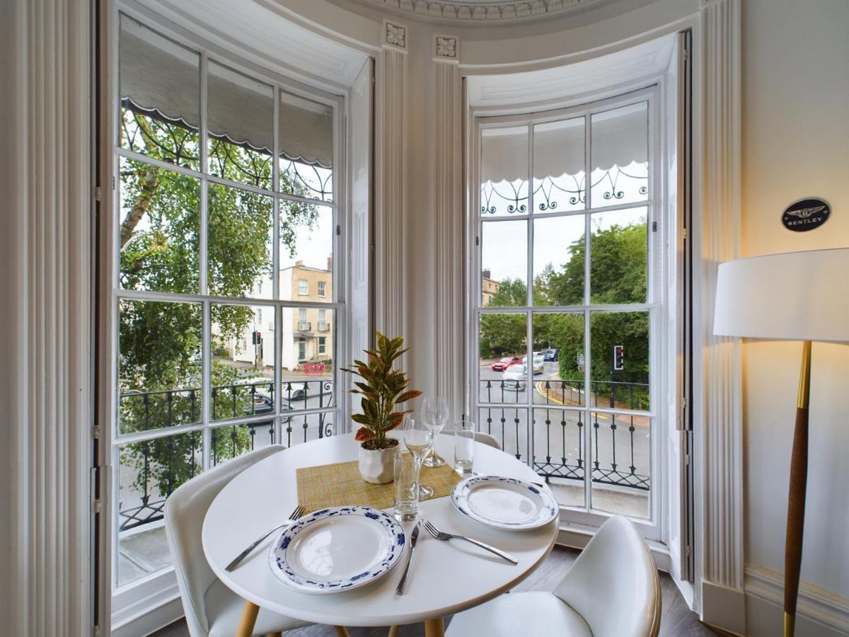 Belle Vue Regency King Size W Free Parking Lejlighed Cheltenham Eksteriør billede