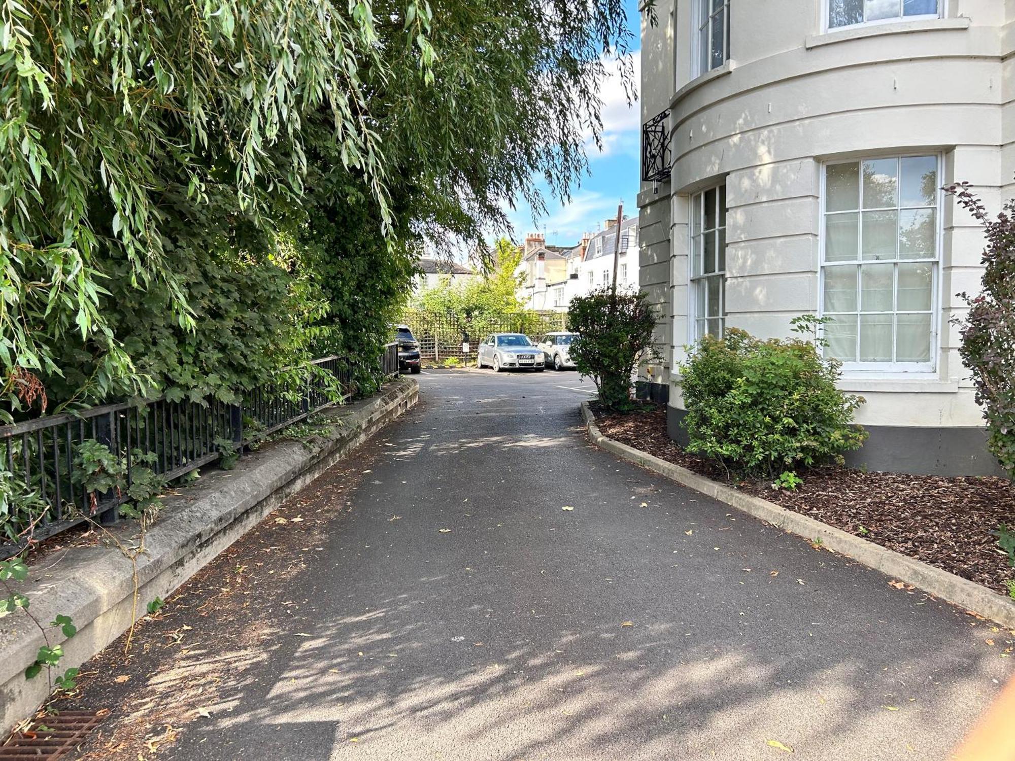 Belle Vue Regency King Size W Free Parking Lejlighed Cheltenham Eksteriør billede